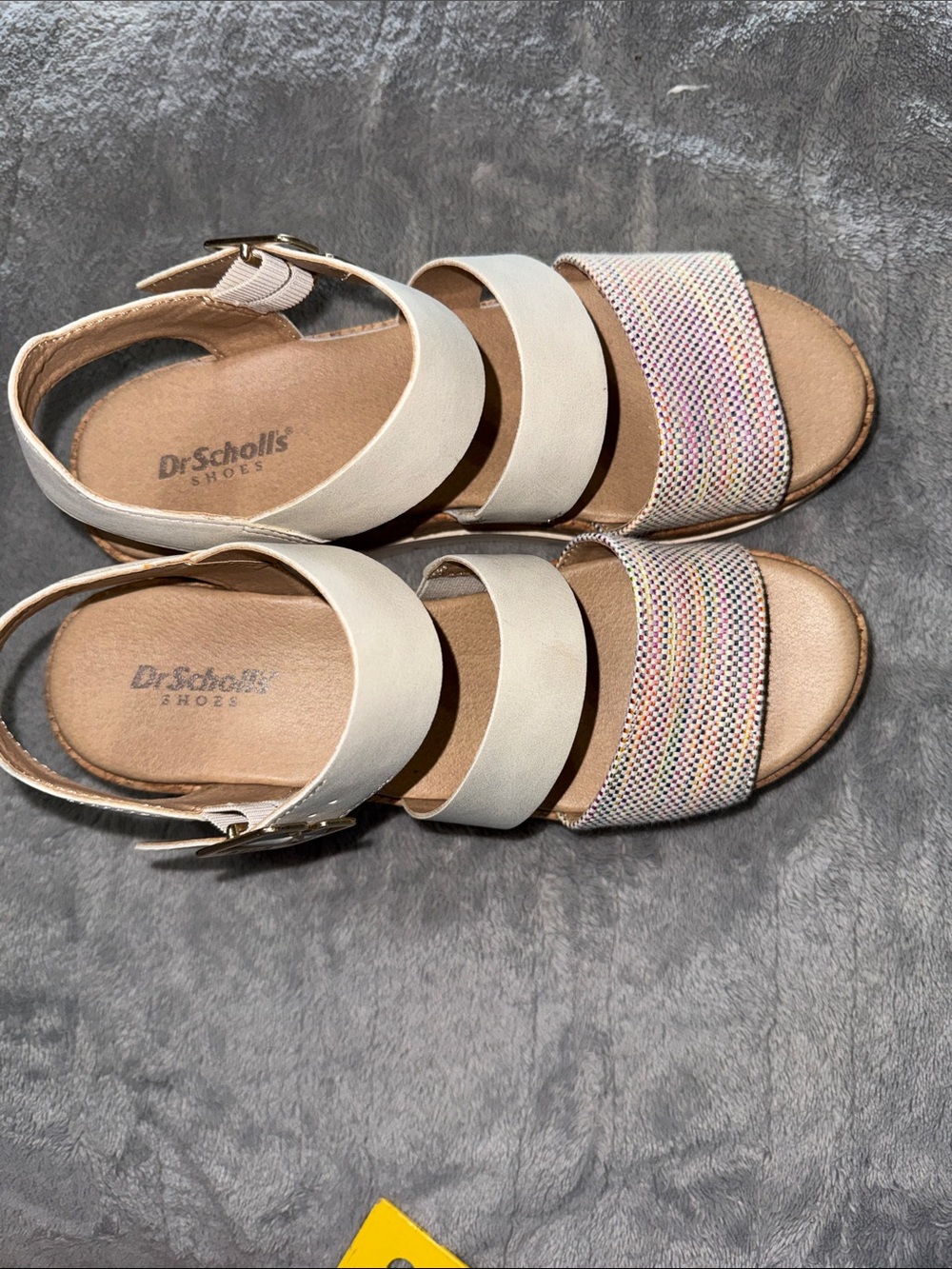 Dr. Scholl's Cream Sandals with Multicolor Woven Toe Strap size 6.5